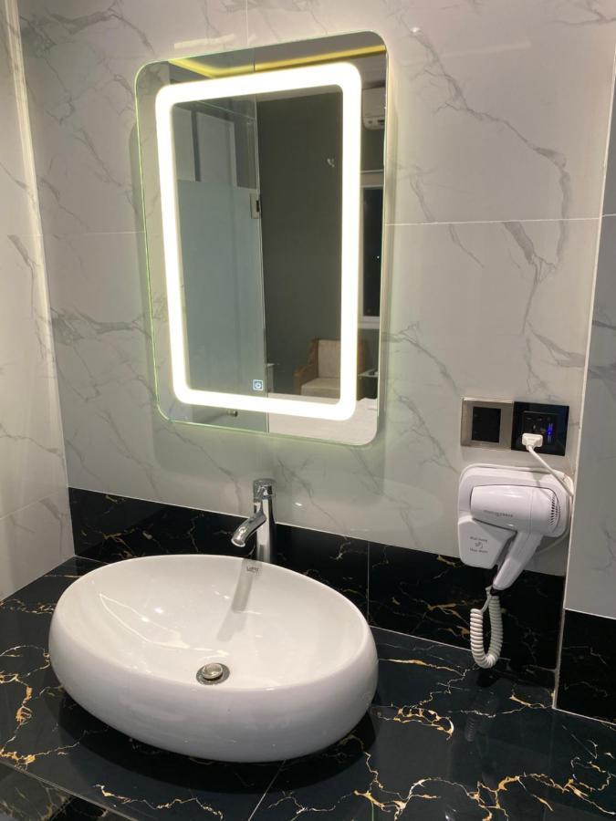 Phuoc Hung 1 Hotel Віньлонґ Екстер'єр фото